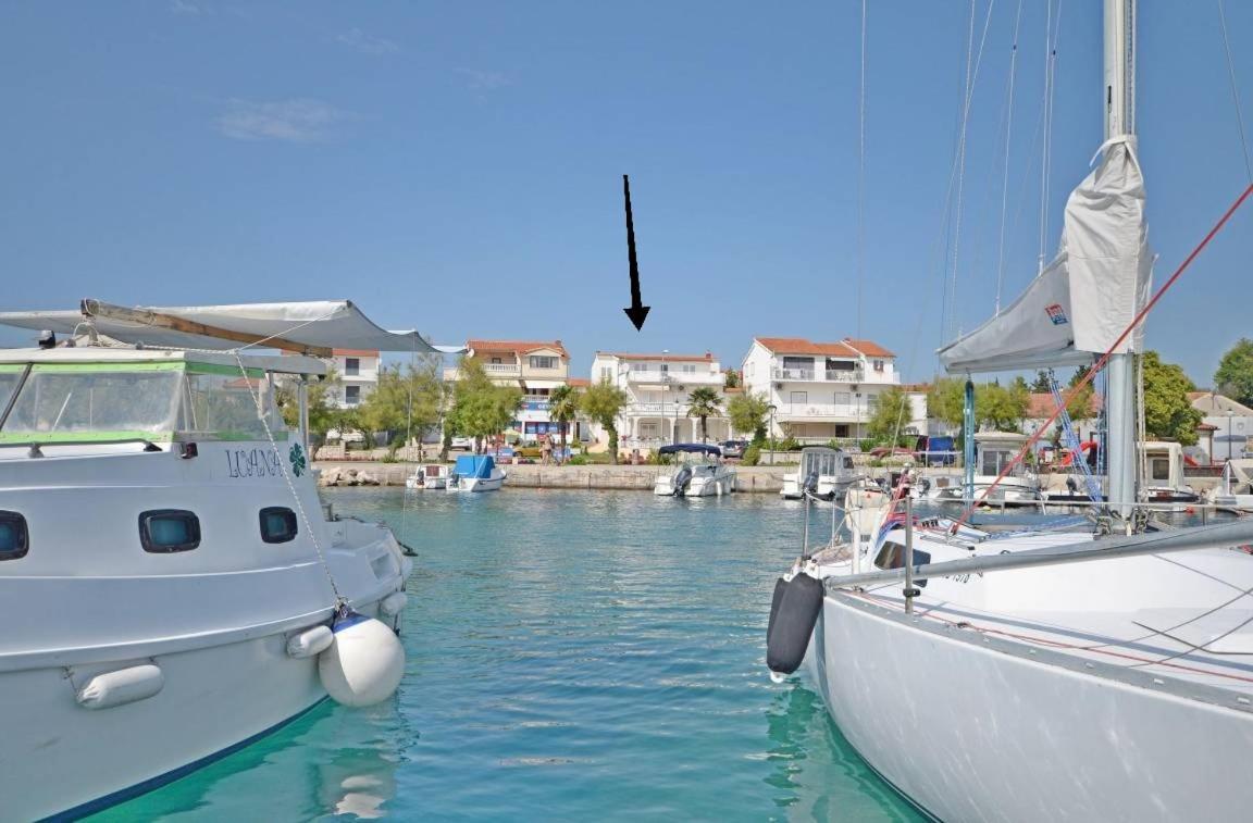 Apartment And Rooms Dalmatiko Vodice Bagian luar foto