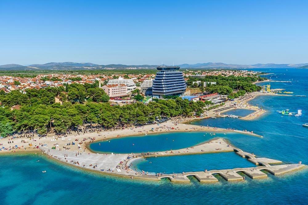 Apartment And Rooms Dalmatiko Vodice Bagian luar foto