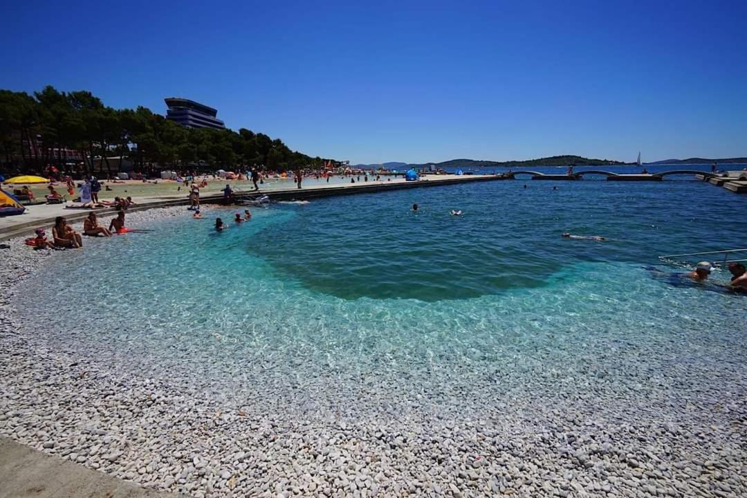 Apartment And Rooms Dalmatiko Vodice Bagian luar foto