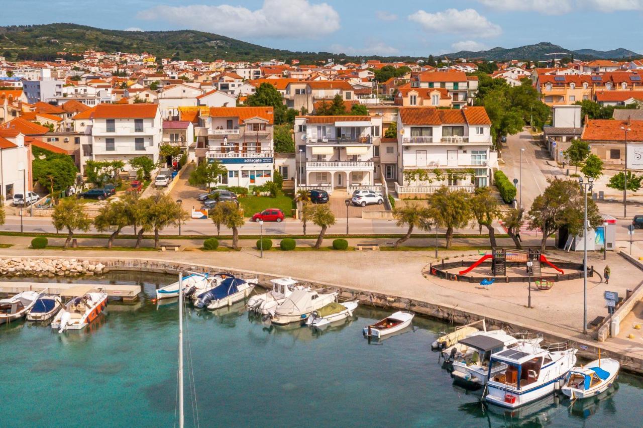 Apartment And Rooms Dalmatiko Vodice Bagian luar foto